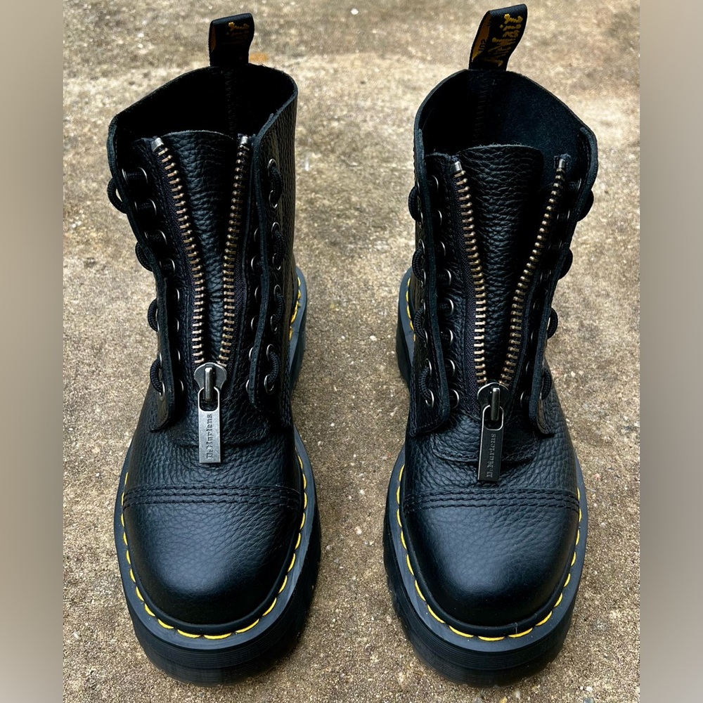 Dr. Martens Sinclair Milled Nappa Leather Platform Boots W7/EU38